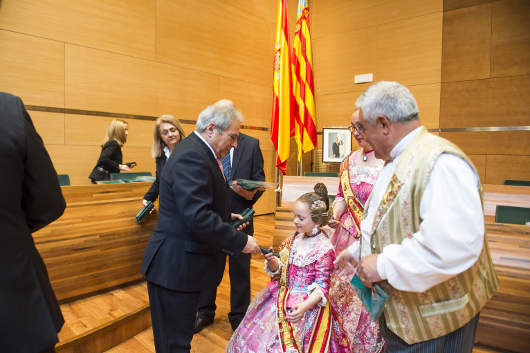 Los falleros de l'Horta en la recepción fallera