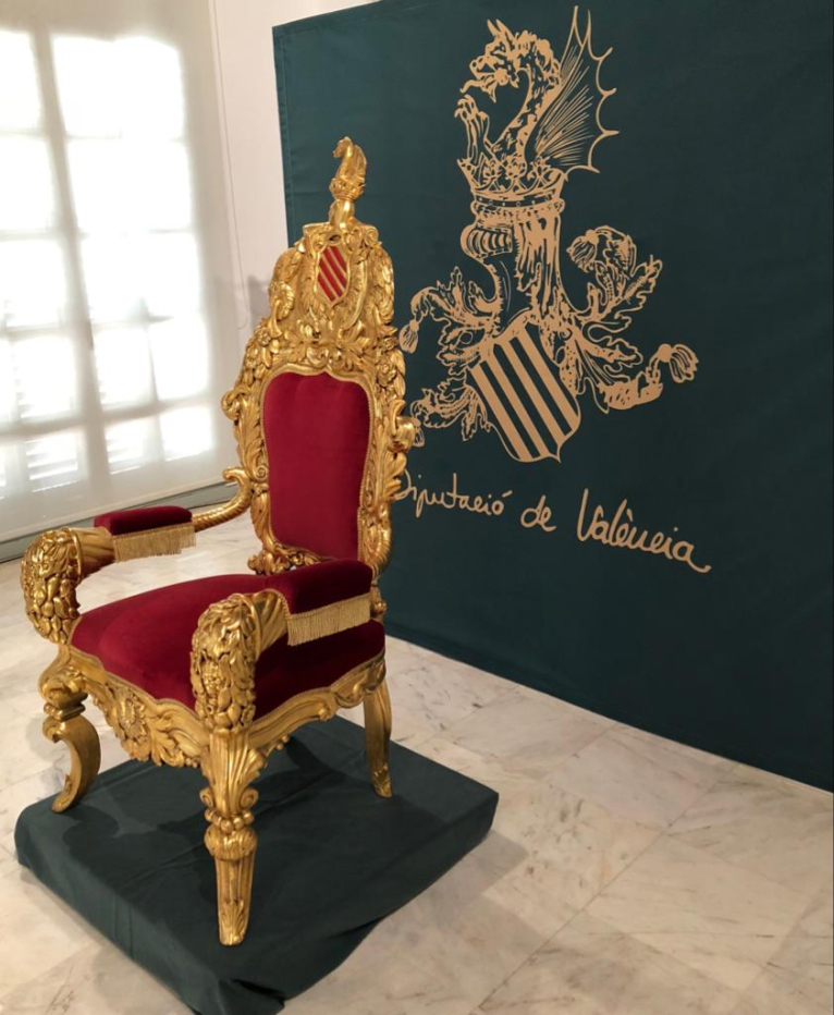 La Diputació muestra la Cadira d’Or que ocupó el rey Alfonso XIII en la Exposición Regional de 1909