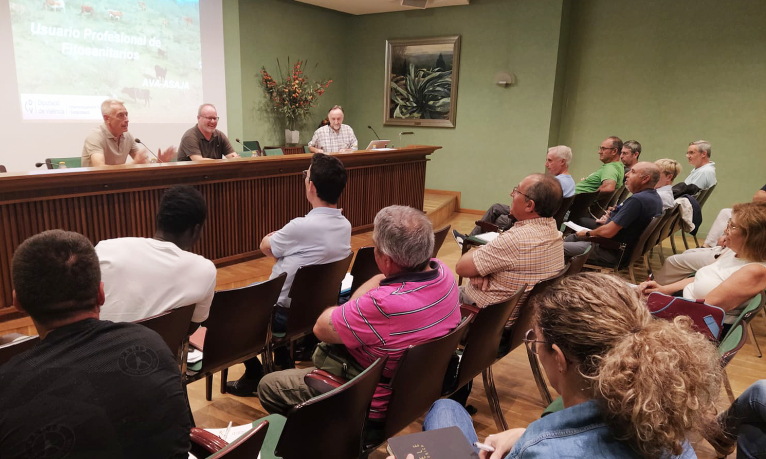Más de 1.500 agricultores se forman en el uso de productos fitosanitarios con la Diputació de València y AVA-ASAJA 