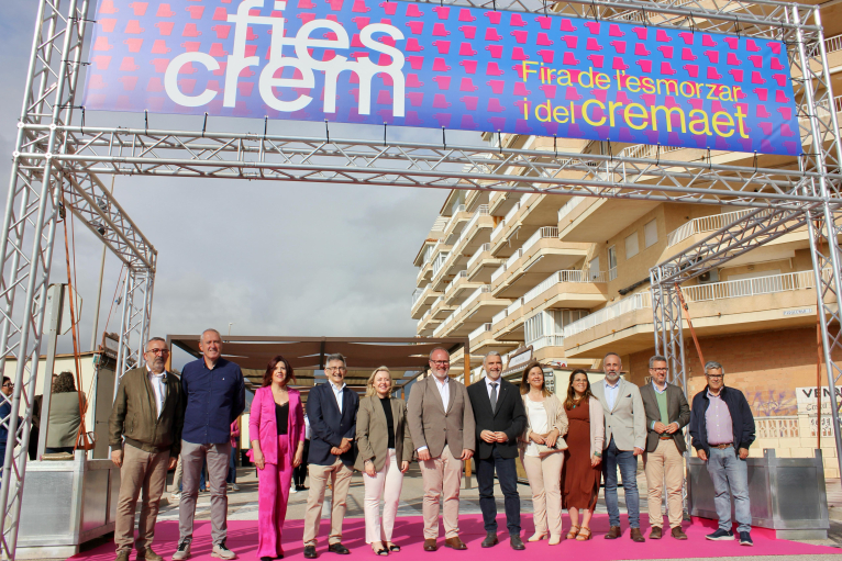 La Diputación impulsa el turismo gastronómico de la provincia en la Fiescrem de Xeraco
