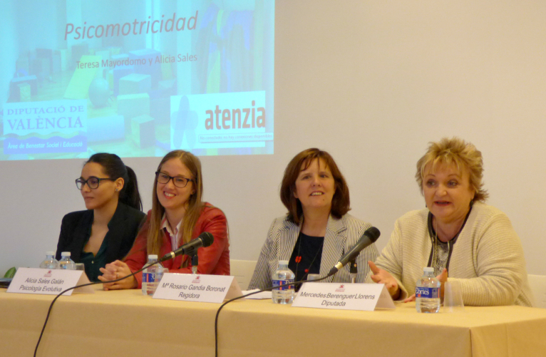 Un centenar de mayores participan del taller de psicomotricidad ofrecido por la Diputación en Ontinyent