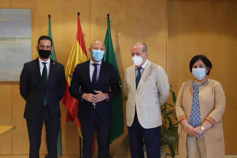 Toni Gaspar realiza una visita institucional a la Diputación y el Ayuntamiento de Sevilla