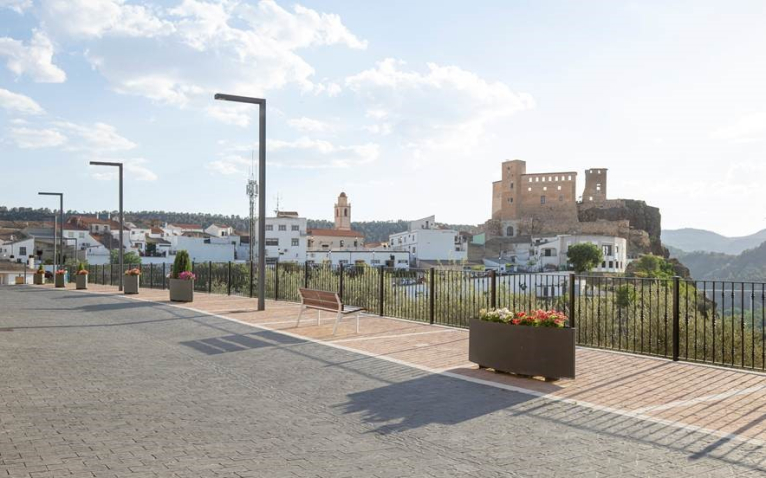 La Diputación financia la prolongación de la avenida Júcar-Cabriel de Cofrentes con 1,2 millones de euros del Pla Obert