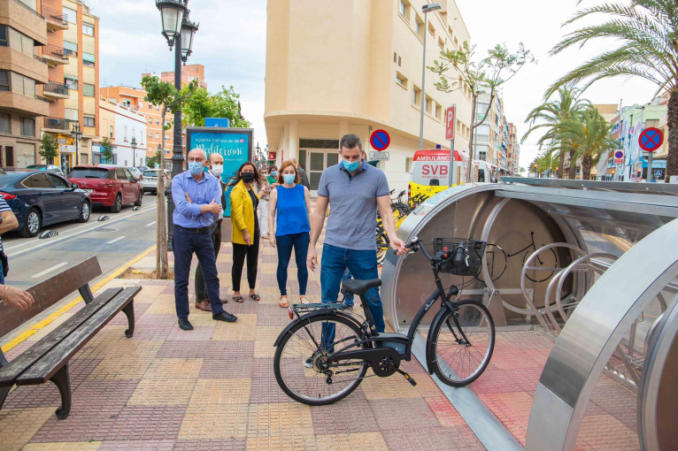 Cullera estrena el projecte d’aparcabicis segur de la Diputació