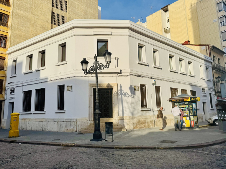 La Diputació ajudarà a Sueca a habilitar l'antic edifici de Correus per a les dependències de Servicis Socials