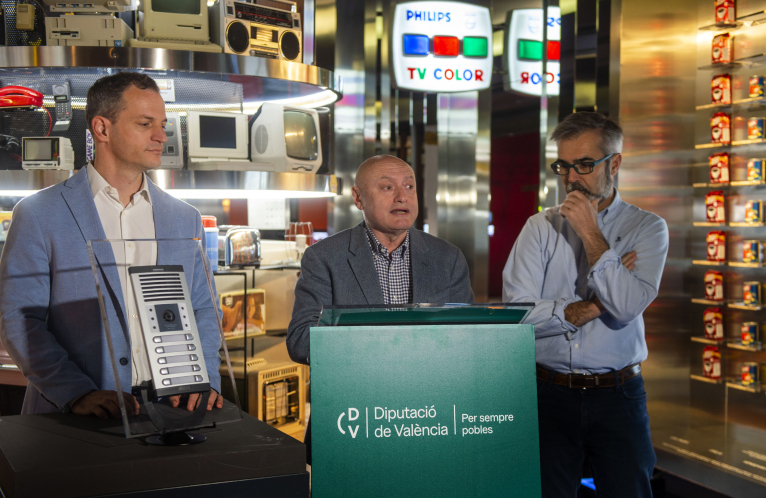 L’ETNO afig a la seua mostra permanent l'icònic porter automàtic de Fermax dels anys noranta