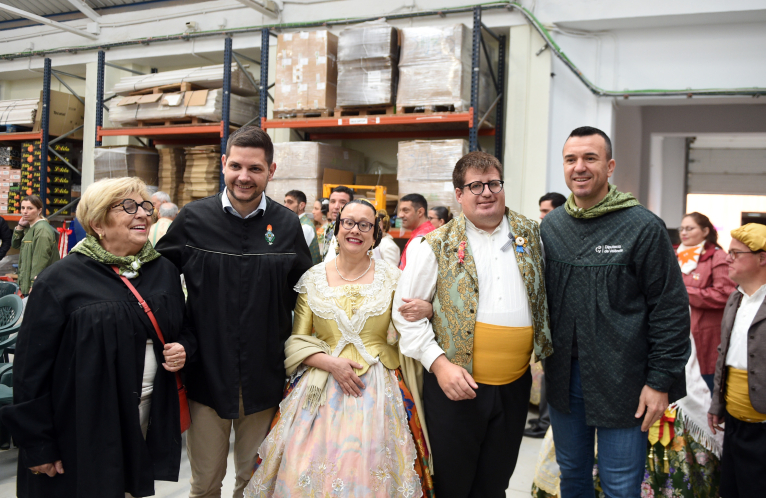 Mompó participa en la celebración fallera de la Fundación Espurna de Gandia y destaca el carácter inclusivo de la fiesta