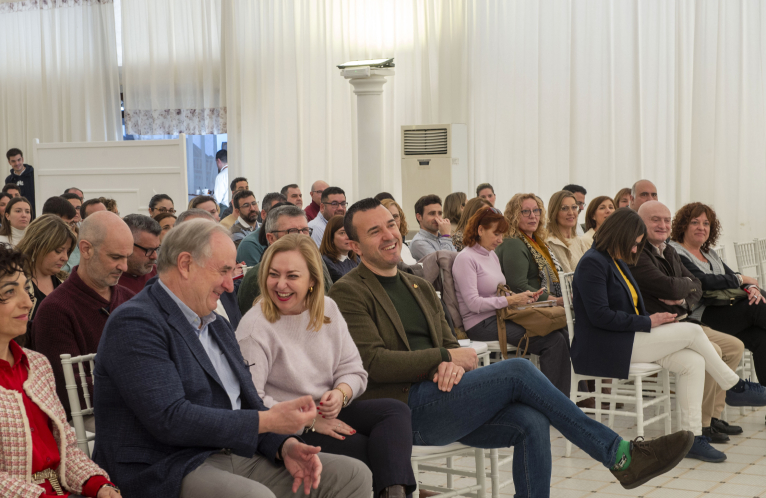 Benetússer renovarà el cicle de l'aigua i l'enllumenat de la seua avinguda principal afectada per la dana amb ajuda de la Diputació