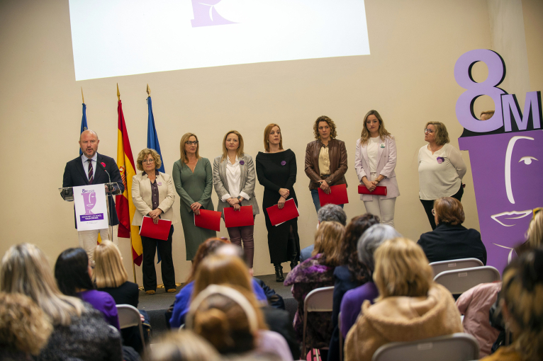 La Diputació conmemora el Día de la Mujer con el lema ‘Nosaltres, les dones, volem decidir’ 
