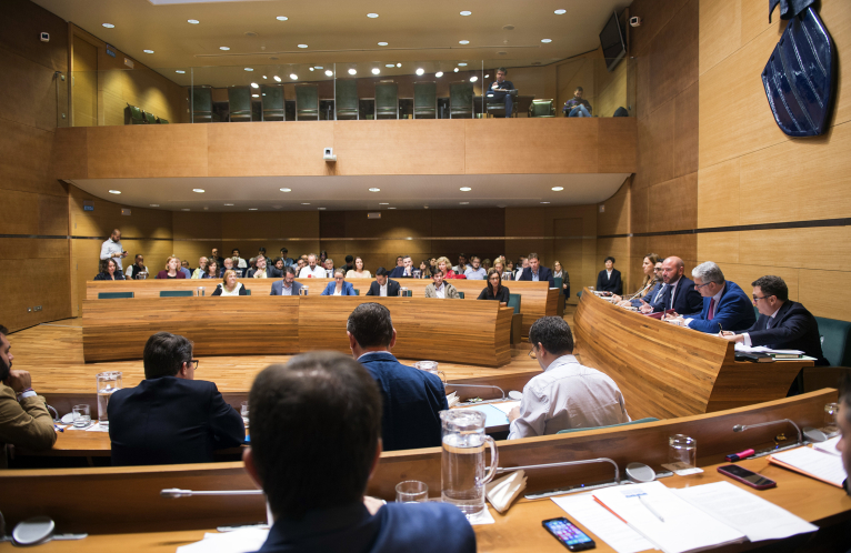 La Diputació insta a la CHJ a invertir en la neteja de barrancs i rius i avança ajudes contra la despoblació