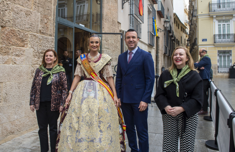 La Diputació celebra la seua Recepció a les comissions amb Berta Peiró, la seua Cort d'Honor i molt Fallerisme