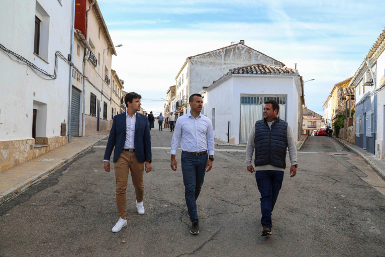La Diputació de València ajudarà a Villargordo del Cabriel a asfaltar carrers i millorar el poliesportiu