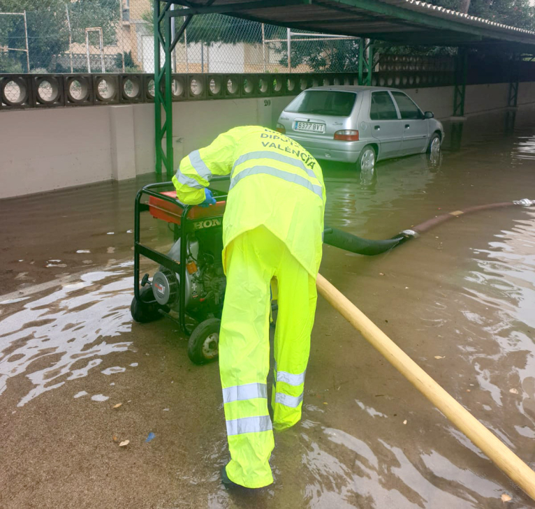 Divalterra mobilitza un centenar de brigadistes per a pal·liar els efectes de les inundacions