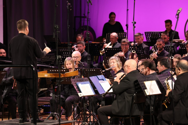 L’Entusiasta de Benifairó de la Valldigna i la Unió Musical Algímia guanyadores del 45é Certamen de Bandes de la Diputació