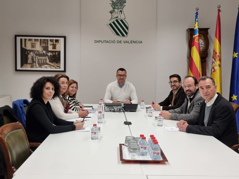 La Diputació estudiarà com ajudar als municipis que s'han quedat fora del repartiment de fons de la Fundació Amancio Ortega