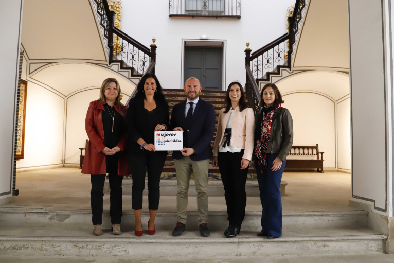 L'Associació Dones en el Sector Públic visita la Diputació