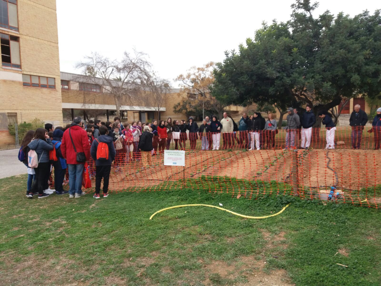 El Hospital Psiquiátrico de Bétera celebra el Día del Árbol con pacientes, trabajadores y alumnos de Secundaria