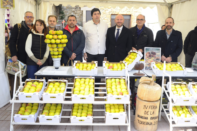El president de la Diputació compartix amb les veïnes  i veïns d’Ademuz la Festa de la Poma Esperiega