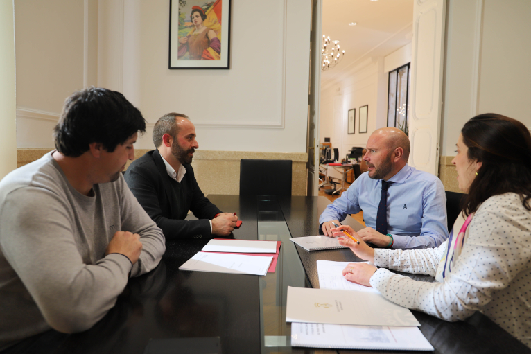 L'alcalde d'Ademuz, Ángel Andrés, es reunix amb el president de la Diputació, Toni Gaspar