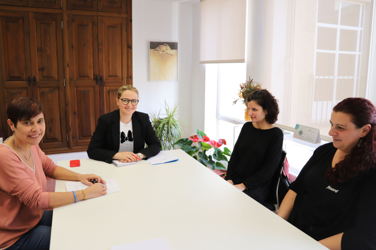 La Federación de Personas Sordas de la Comunitat agradece a la Diputació el uso de la lengua de signos 