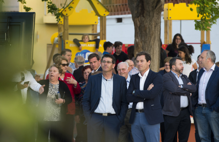 La Diputació ayuda a la Granja de la Costera a convertir su calle principal en un bulevar con wifi y parque infantil