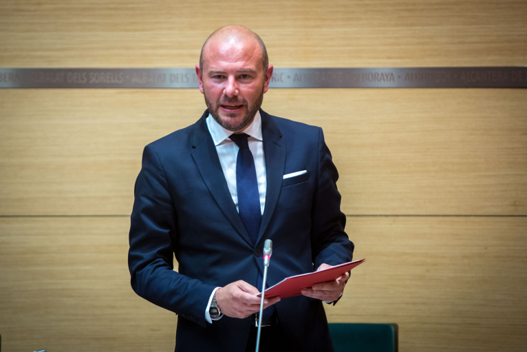 Toni Gaspar pren possessió del càrrec de president de la Diputació de València