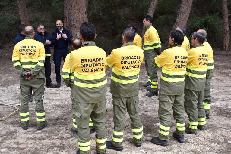 Les brigades de la Diputació es formen al costat del Consorci de Bombers en la intervenció en incendis forestals