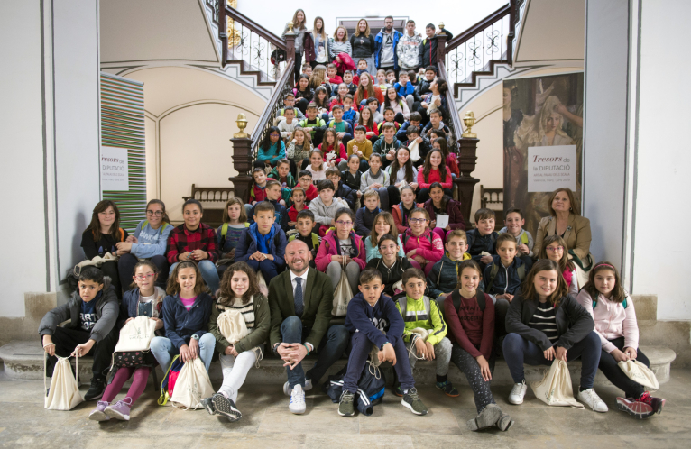 Alumnas y alumnos del colegio San Vicente Ferrer de Faura visitan la Diputació