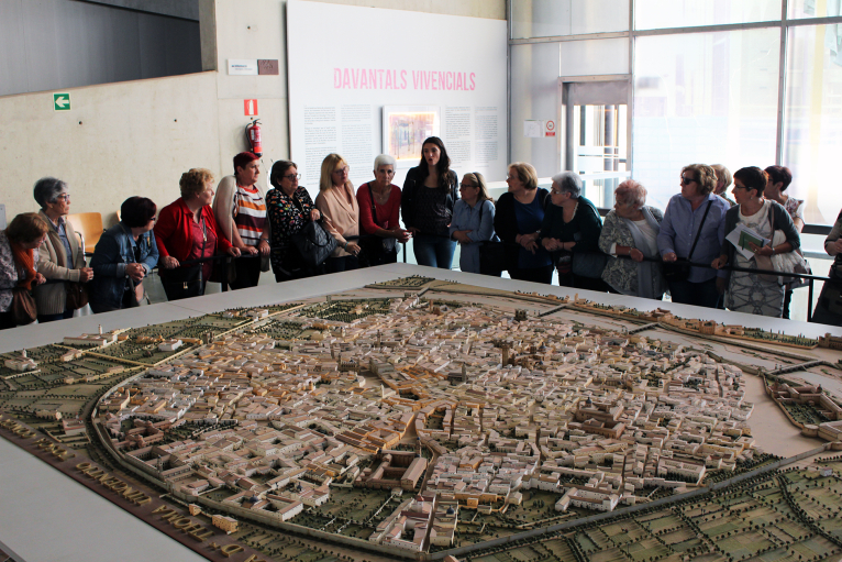 El Hospital General organiza visitas al MuVIM para las personas mayores del programa Activa-Cultural