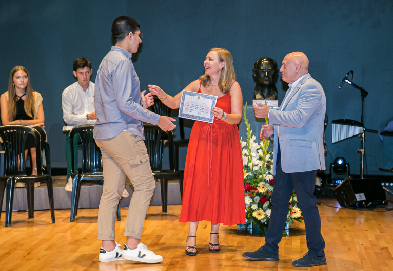 La Diputació colabora en los premios Vicent Andrés Estellés que promueven el talento joven narrativo en valenciano