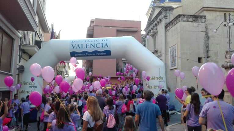 Llosa de Ranes i la Diputació caminen junts contra el càncer de mama