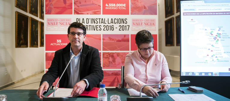 Llombai reconvierte el antiguo frontón en pabellón deportivo para un colegio con ayuda de la Diputació