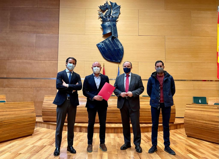 El convenio para el empleo juvenil de Cámara Valencia y Diputació favorece la contratación de 290 jóvenes