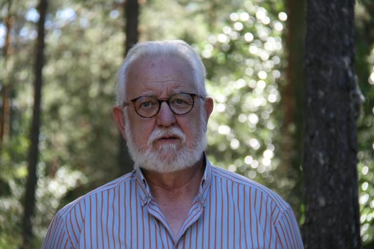 La editorial de la Diputación amplía su conocimiento del Universo con el nuevo libro del prestigioso Mariano Moles
