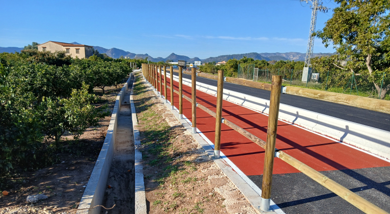 La Diputació obri al trànsit la CV-681 entre Almoines i Bellreguard després d'ampliar la seua plataforma i construir un carril ciclopedestre paral·lel