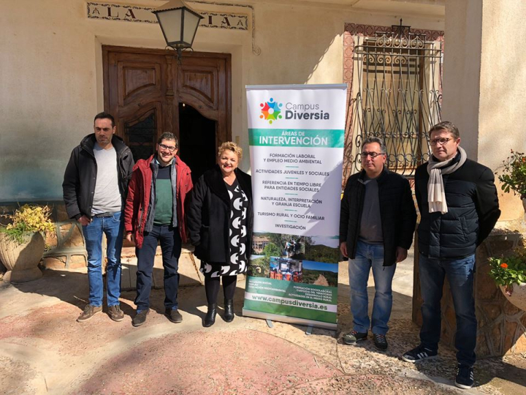 Yátova presenta a la Diputació el projecte ‘Campus Diversia’ de suport a la diversitat a través de l'ocupació