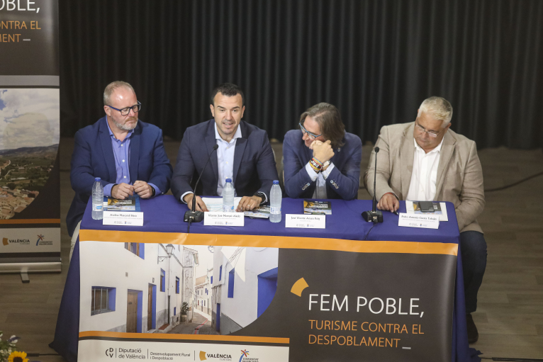 Vicent Mompó anuncia una nueva línea de ayudas para impulsar el turismo en municipios en riesgo de despoblación 