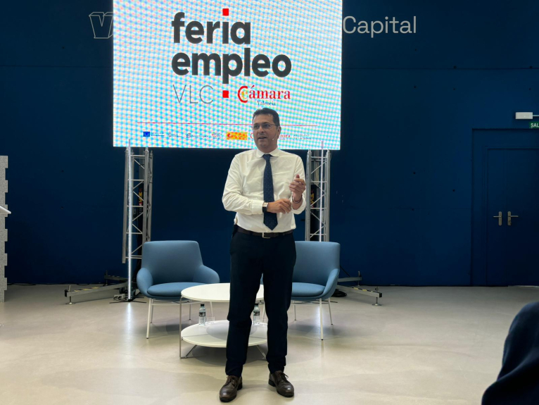 La Diputació de València fomenta la trobada entre empreses i joves en la Fira d'Ocupació de Cambra València