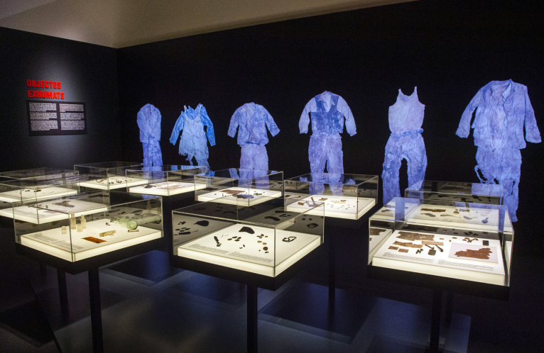 La Diputació de València presenta dos exposicions sobre les fosses de Paterna