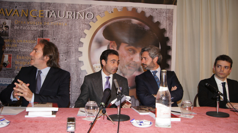 Isidro Prieto presidix la presentació dels llibres d'’Avance Taurino’