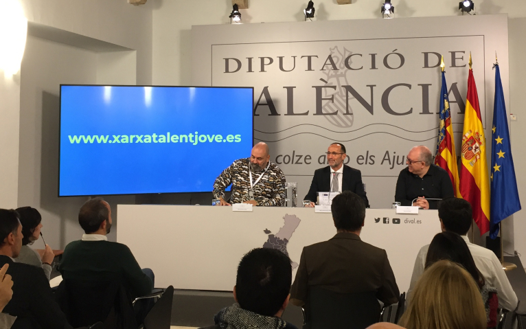 El diputado de Proyectos Europeos firma la adhesión de Heineken a la Xarxa Talent Jove