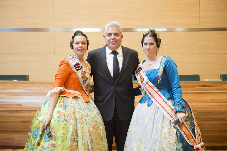 Los falleros de La Safor en la recepción fallera