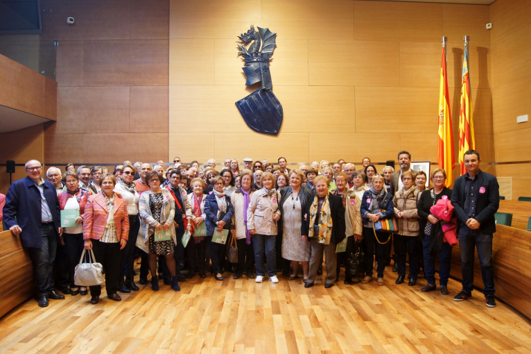 Un centenar de veïns d’Alcàntera de Xúquer i Chera visiten la Diputació de València 