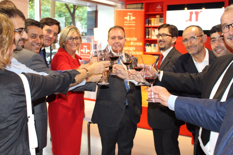 La Diputación promociona en Bruselas los vinos DO Utiel-Requena y sus embutidos 