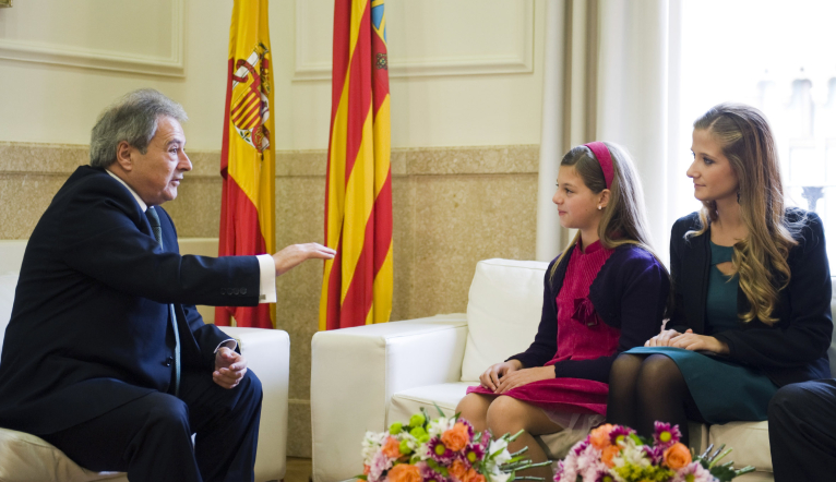 Alfonso Rus rep les falleres majors de València