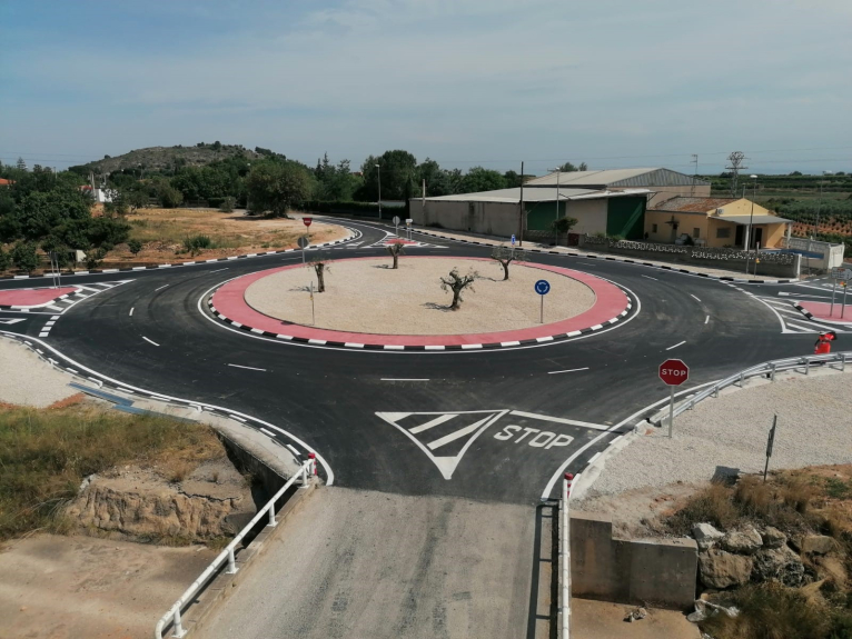 Finalizada la glorieta en el PK 13+450 de la carretera CV-520