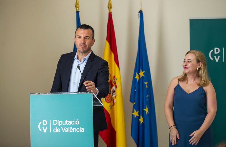 Mompó i Enguix recuperen la “gestió” en una Diputació que celebra un any “més pròxima als municipis”