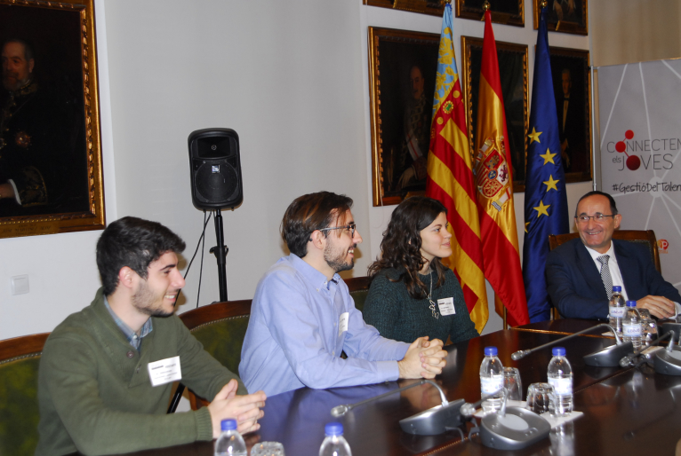Bartolomé Nofuentes rep als joves de la UPV guanyadors del concurs IGEM 2016