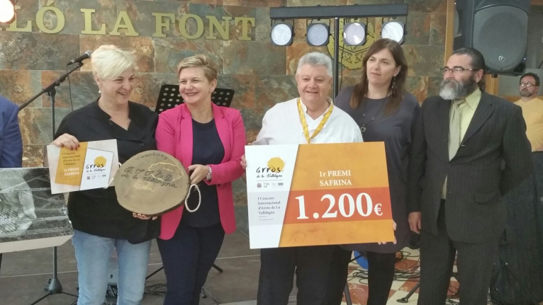 La diputada de Turismo entrega el primer premio del I Concurs Internacional d'Arròs de la Valldigna