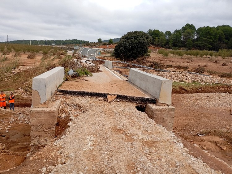 La Diputación de Valencia ejecuta la Obra de emergencia de reconstrucción de una estructura sobre la Rambla de la Torre en el PK 2+558 de la CV-473, en el T.M de Utiel.